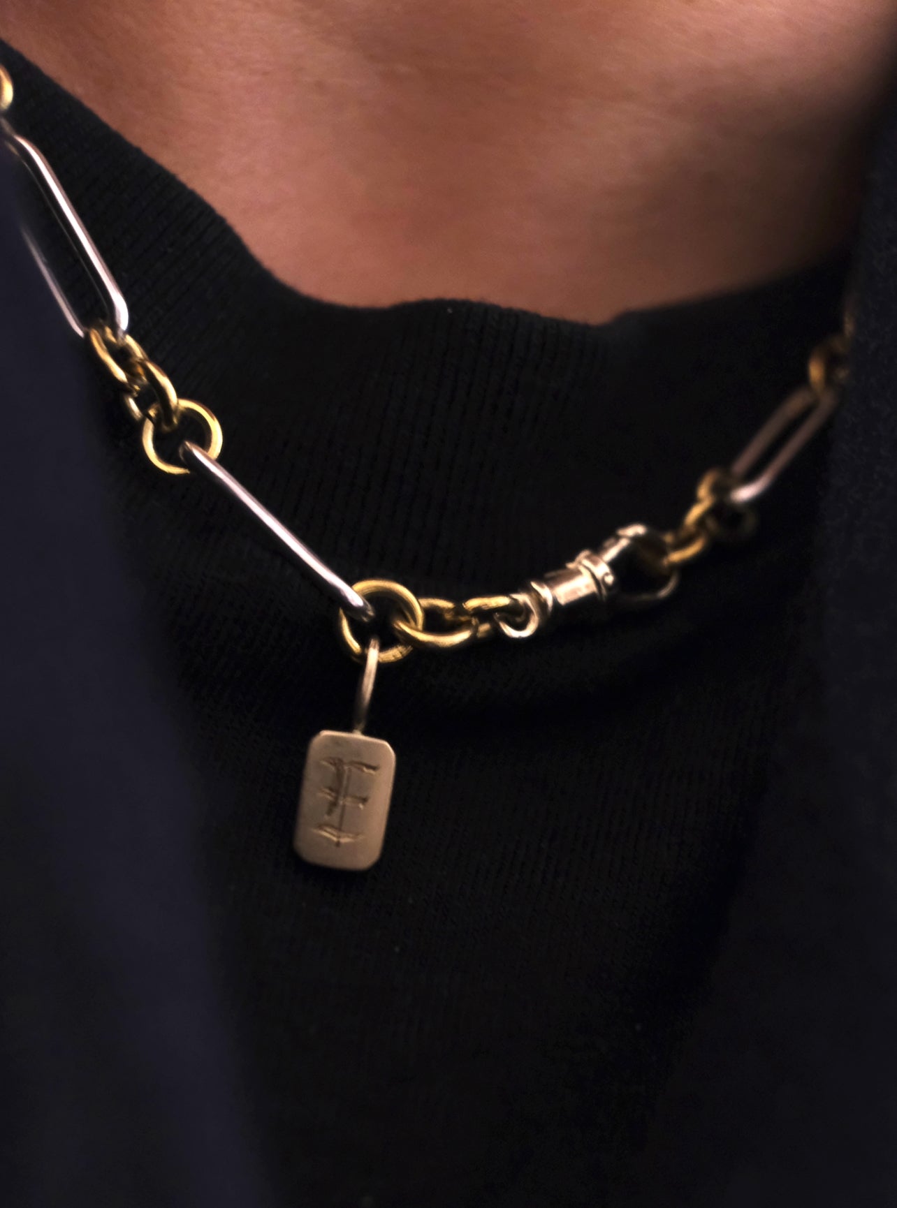 MIXED METAL PAPERCLIP LINK NECKLACE